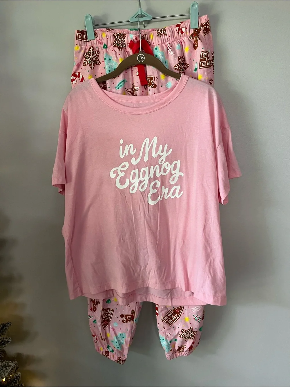 Old Navy Pink Holiday Pajama Set with Festive Print
